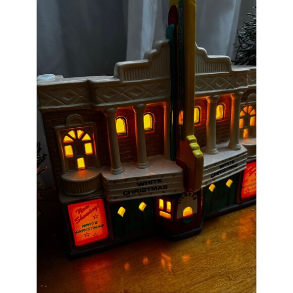 Dept 56 Paramount Theater Building Snow Village - Picture 7 of 11